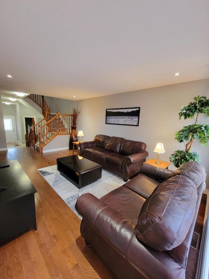 Cozy 3 Bedroom Town House 20 Min From Ottawa Down Town And Airport Luaran gambar